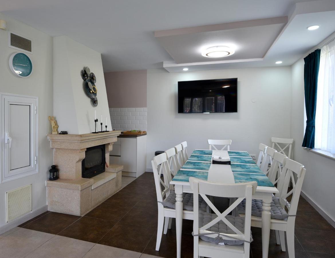 Villa Holiday Balchik Bagian luar foto