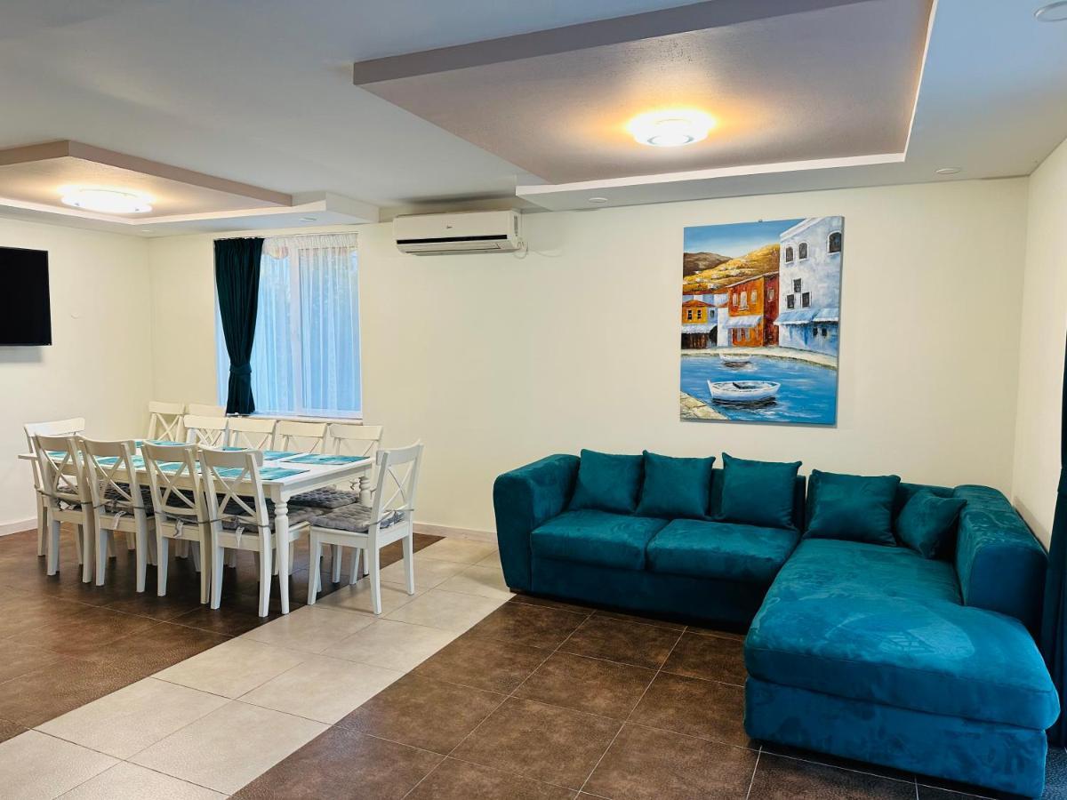 Villa Holiday Balchik Bagian luar foto