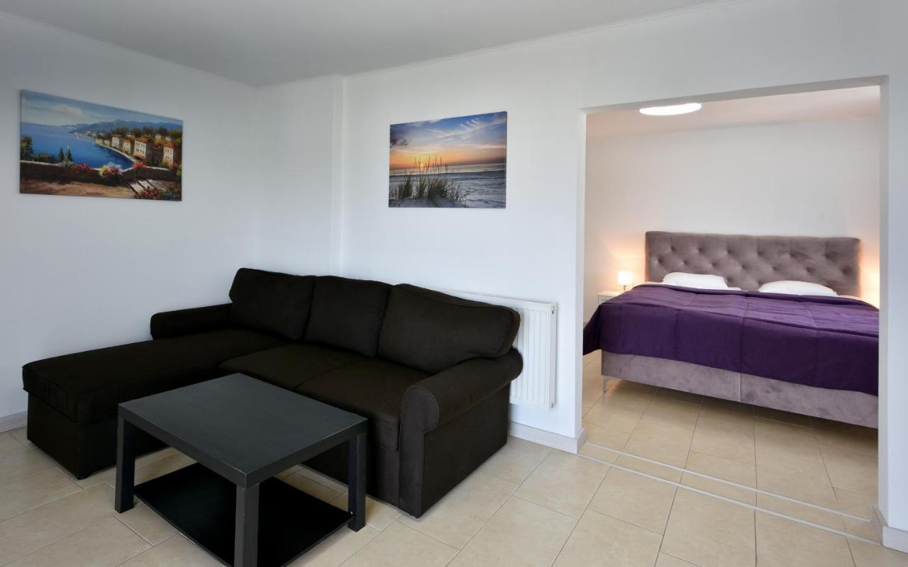 Villa Holiday Balchik Bagian luar foto