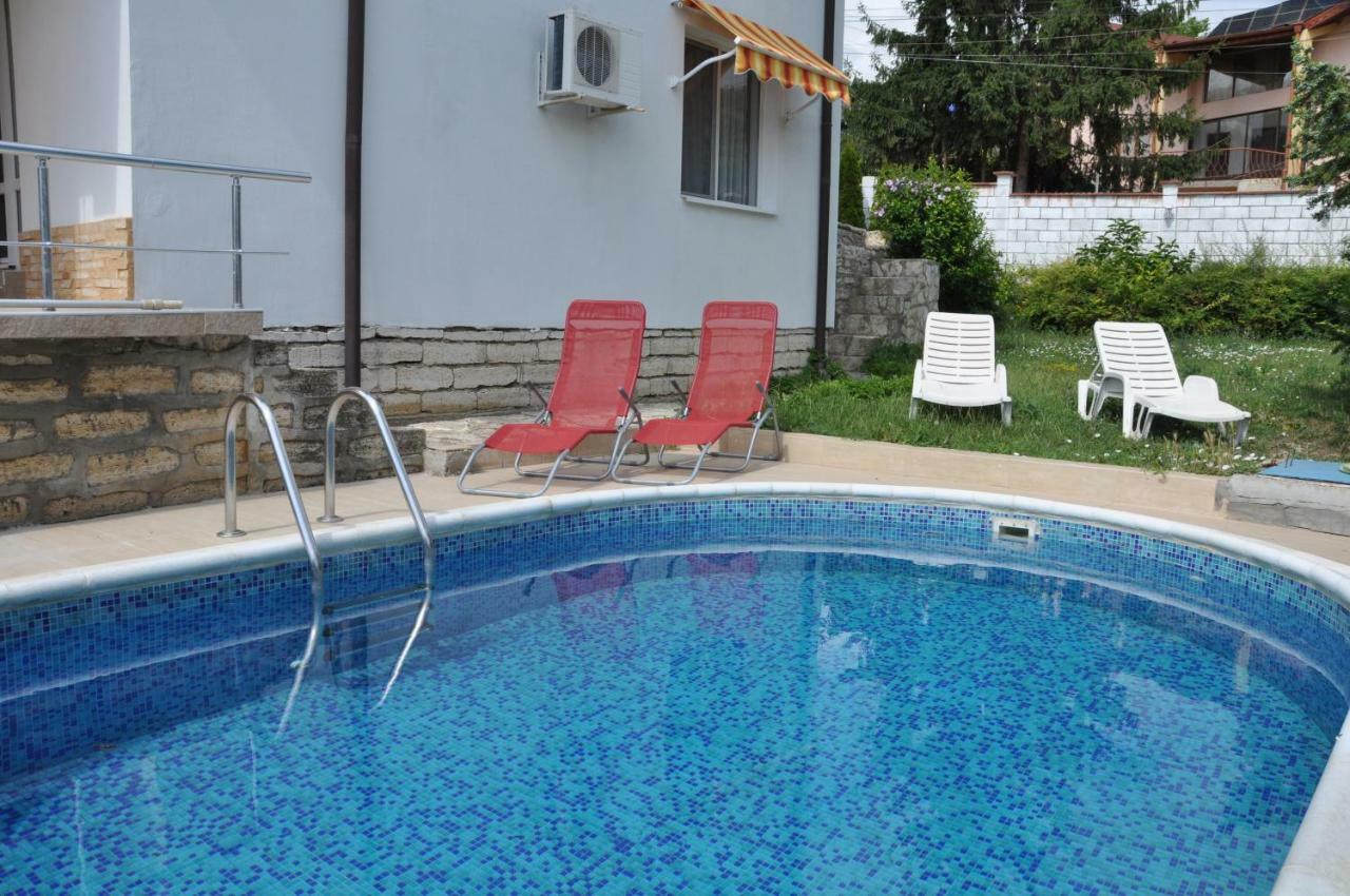 Villa Holiday Balchik Bagian luar foto